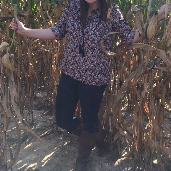 Patterned Laced Top - Picture 5 of 5